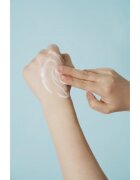 SKIN1004 Madagascar Centella Hyalu-Cica Gentle Cleansing Milk hidratáló tisztító tej az arcbőr táplálásáért és természetes hidratáltságának megőrzéséé