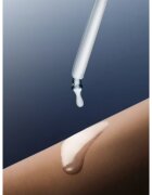 SKIN1004 Madagascar Centella Hyalu-Teca Plumping Ampoule intenzív hidratáló szérum a bőr öregedése ellen és a bőr feszesítéséért 50 ml