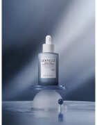 SKIN1004 Madagascar Centella Hyalu-Teca Plumping Ampoule intenzív hidratáló szérum a bőr öregedése ellen és a bőr feszesítéséért 50 ml