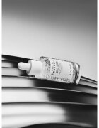 SKIN1004 Madagascar Centella Tone Brightening Capsule Ampoule hidratáló szérum az élénk és kisimított arcbőrért 50 ml