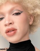 Smashbox Metallic Eyeliner metál hatású folyékony szemhéjtus árnyalat Jolt 0.28 g