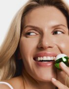 SUNEWMED+ Pear Kiss Moisturizing Lip Balm hidratáló ajakbalzsam bambuszvajjal 13 g