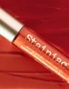theBalm Stainiac® Lip And Cheek Stain multifunkcionális smink ajkakra és arcra árnyalat 4 ml