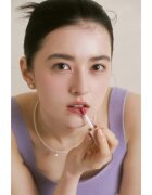 thim Satin Lip Glaze tartós ajakfény hidratáló hatással árnyalat 04 Blushed 6 g