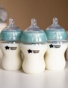 Tommee Tippee Advanced Anti-Colic cumisüveg antikólikus önfertőtlenítő Slow Flow 0m+ 3x260 ml