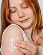 Topicrem AD Emollient Balm tápláló testbalzsam nagyon száraz érzékeny és atópiás bőrre 200 ml