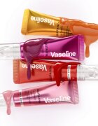 Vaseline Gluta-Hya Lip Serum hidratáló ajakbalzsam SPF 15 árnyalat Royal Plum 10 ml