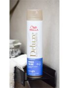 Wella Deluxe Wonder Volume hajlakk erős fixálással dús hatásért 250 ml
