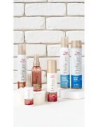 Wella Deluxe Wonder Volume & Protection fixáló hab a hajtérfogat növelésére 200 ml
