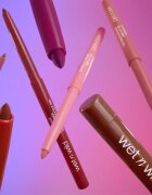 Wet n Wild Perfect Pout tartós szájceruza árnyalat Currant Mood 0.25 g