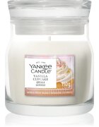 Yankee Candle Vanilla Cupcake illatgyertya Signature 110 g