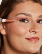 ZOEVA Eye Swipe szemhéjfestékek és szemhéjtusok 2 az 1-ben árnyalat Rose Gold 14 g
