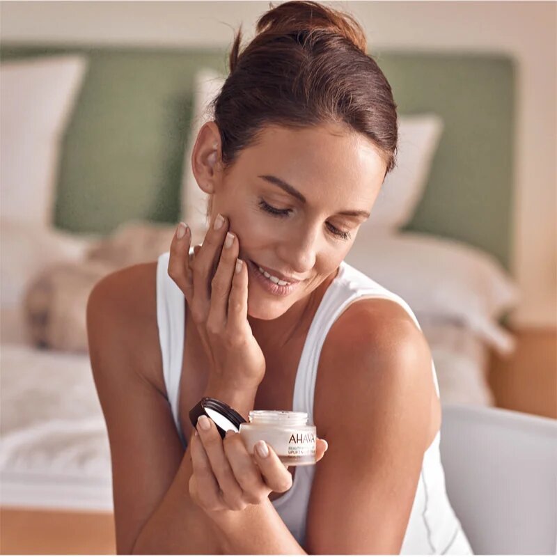 Ahava Beauty Before Age éjszakai liftinges kisimító krém arcra nyakra és dekoltázsra 50 ml