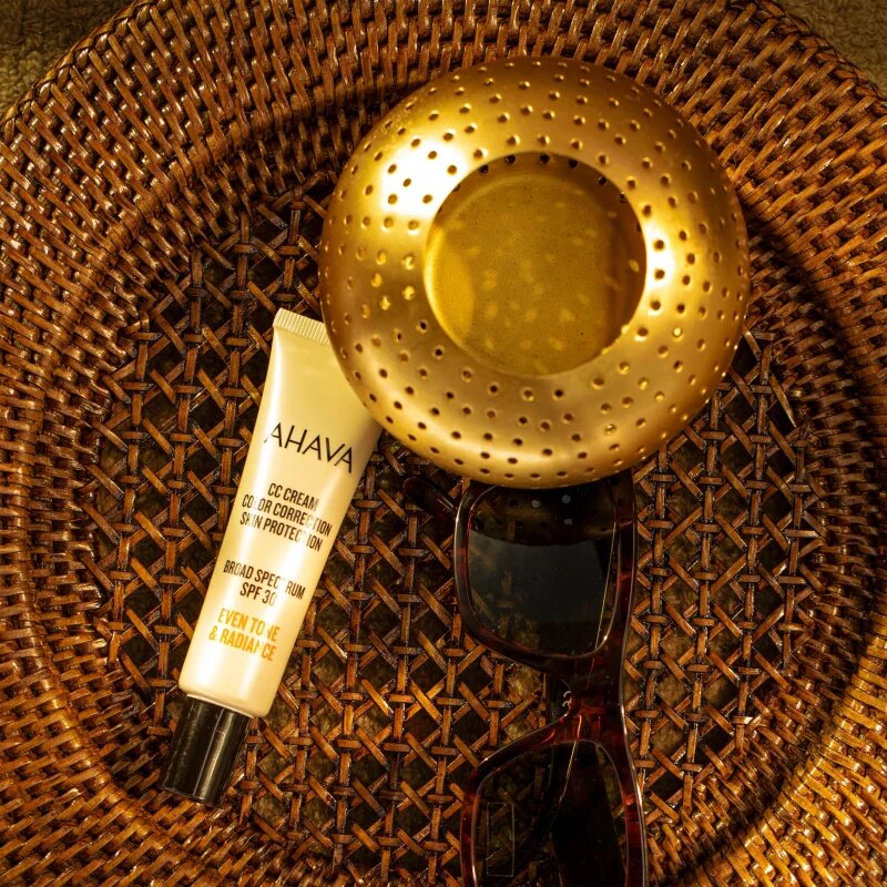 Ahava CC Cream Color Correction CC krém egységesíti a bőrszín tónusait SPF 30 30 ml