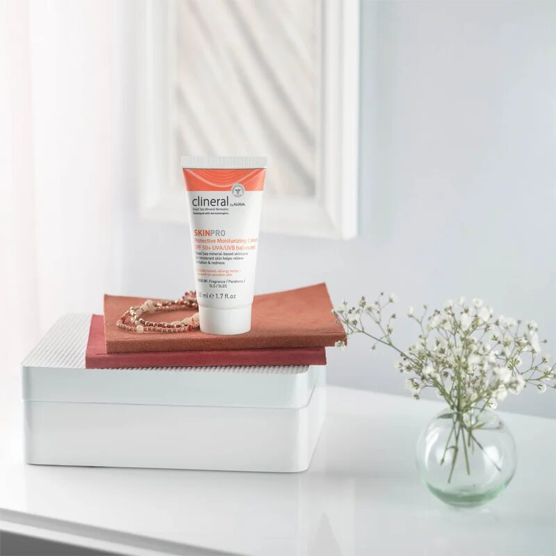 Ahava Clineral SKINPRO hidratáló és védő krém az érzékeny és intoleráns bőrre SPF 50 50 ml