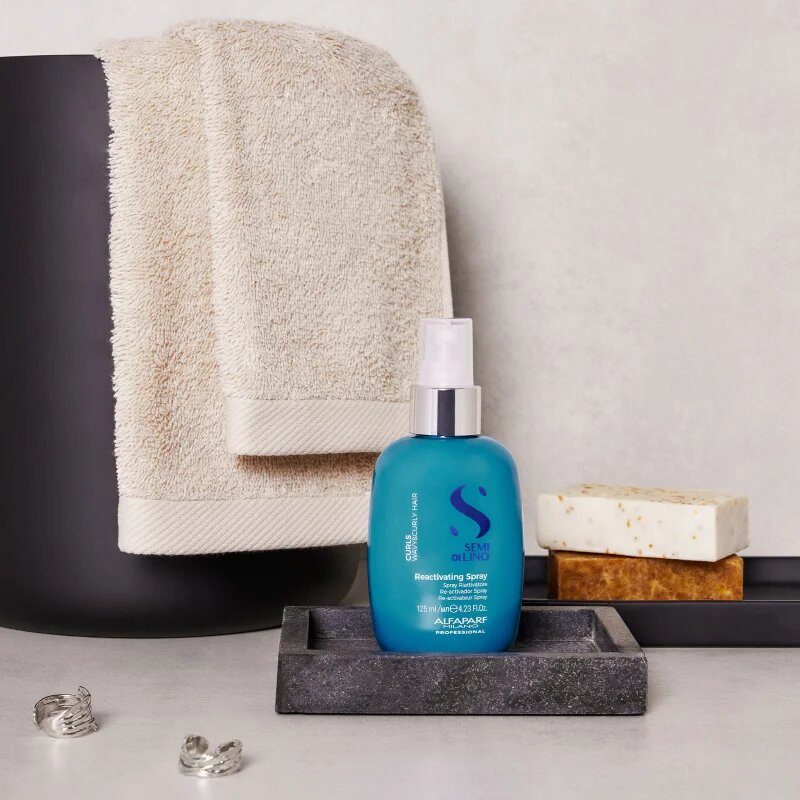 Alfaparf Milano Semi Di Lino Curls strukturáló hajformázó spray göndör hajra 125 ml