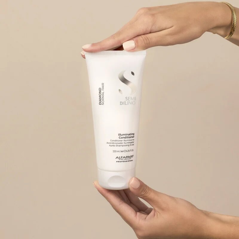 Alfaparf Milano Semi di Lino Diamond Illuminating élénkítő kondicionáló a fényes hajért és a könnyű fésülésért 200 ml