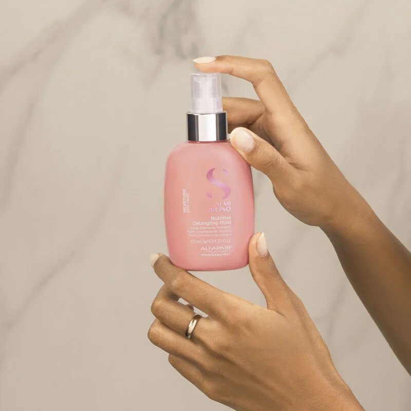 Alfaparf Milano Semi di Lino Moisture Nutritive Detangling Fluid öblítést nem igénylő hidratáló ápolás a könnyű kifésülésért 125 ml