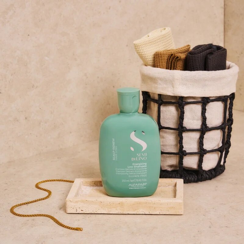 Alfaparf Milano Semi Di Lino Scalp Renew energetizáló sampon gyenge vékonyodó és töredezett hajra 250 ml