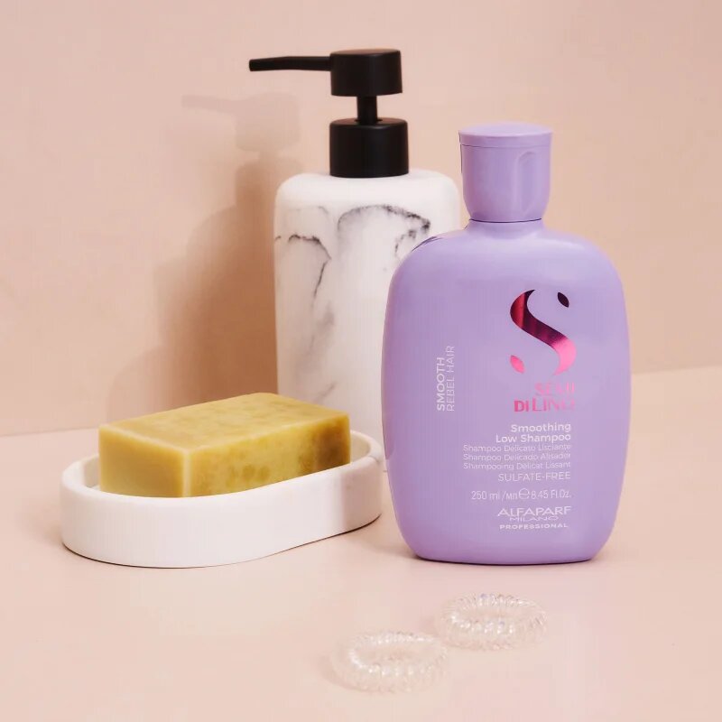 Alfaparf Milano Semi di Lino Smooth kisimító sampon a rakoncátlan és töredezett hajra 250 ml