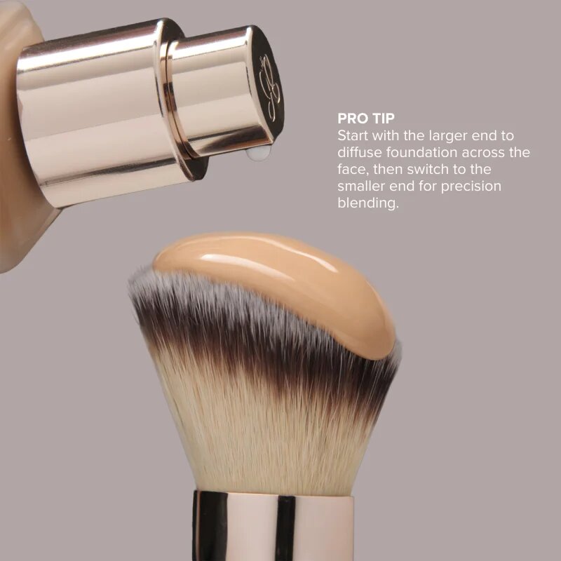 Anastasia Beverly Hills Impeccable Foundation & Face Brush kétvégű univerzális alapozó ecset 1 db