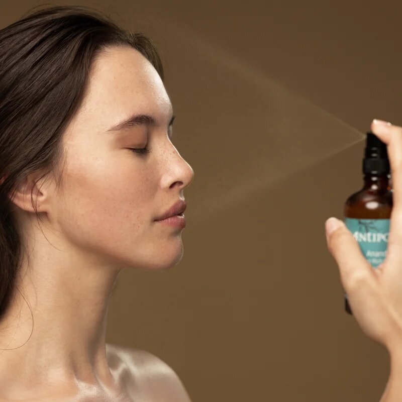 Antipodes Ananda H₂O Ultra-Hydrating Calming Mist antioxidáló tonik spray -ben 100 ml