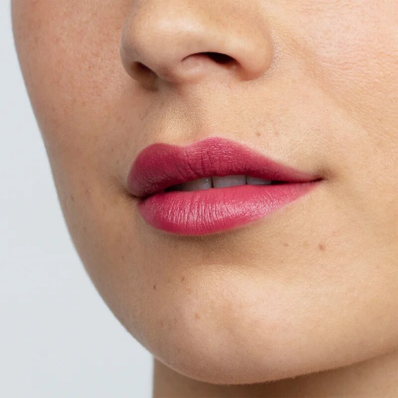 Antipodes Moisture-Boost Natural Lipstick tápláló rúzs árnyalat Remarkably Red 4 g