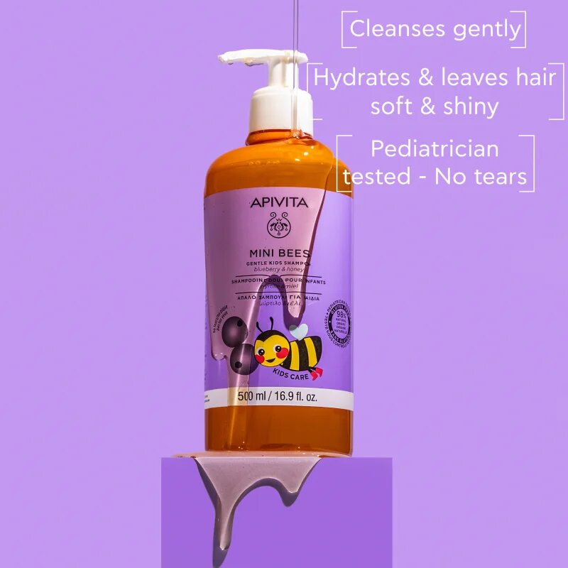 Apivita Mini Bees Gentle Kids Shampoo Blueberry & Honey sampon világos hajra gyermekeknek 500 ml