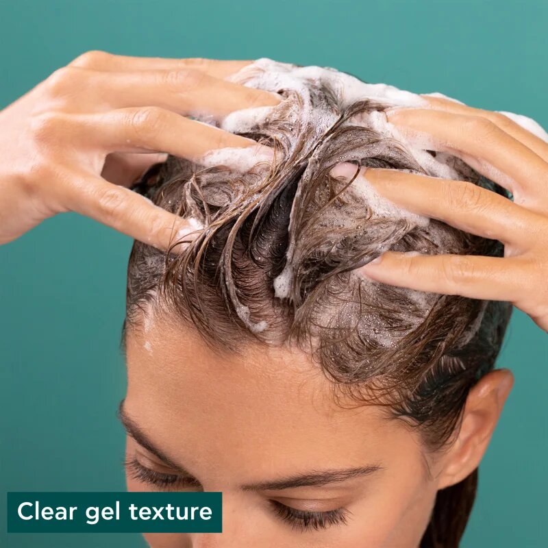 Apivita Oily Hair Oil Balance Shampoo mélyen tisztító sampon a zsíros fejbőrre az erős és fénylő hajért 250 ml