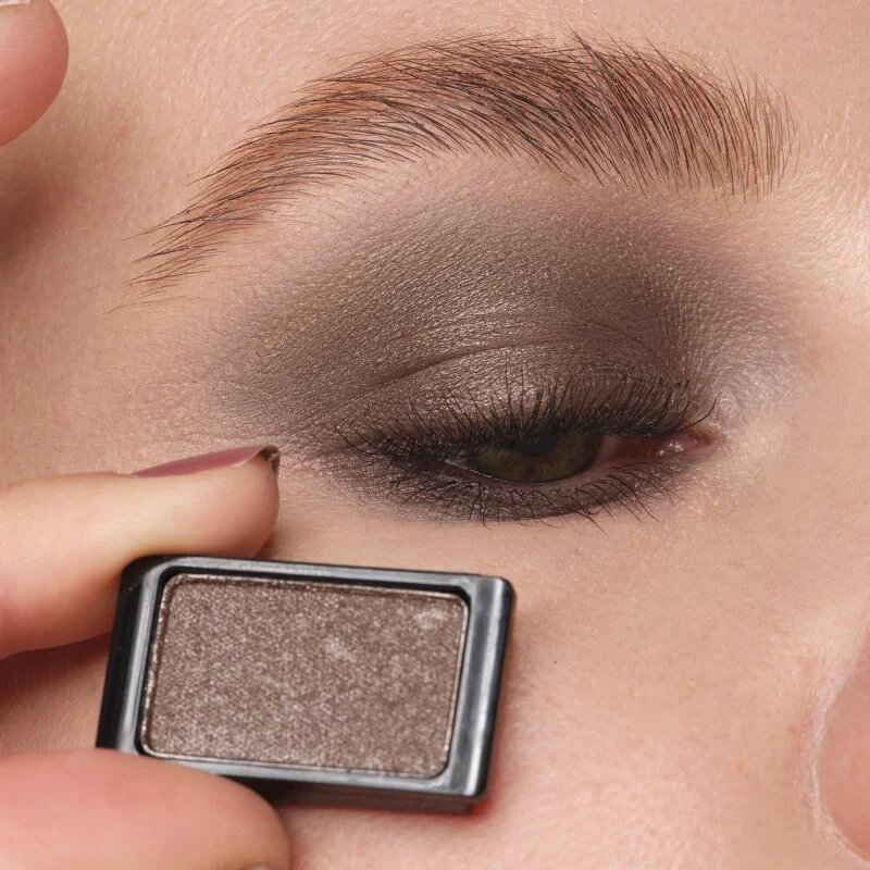 Artdeco Eyeshadow Duochrome szemhéjfesték utántöltő sminkpalettába árnyalat 3.218 soft brown mauve 0.8 g