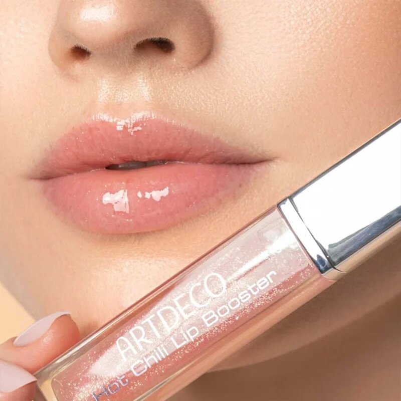 Artdeco Hot Chili Lip Booster tündöklő ajakfény dús hatásért árnyalat Glossy Chili 6 ml