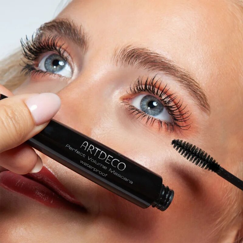 Artdeco Perfect Volume Waterproof dúsító és göndörítő szempillaspirál vízálló árnyalat 71 Black 10 ml