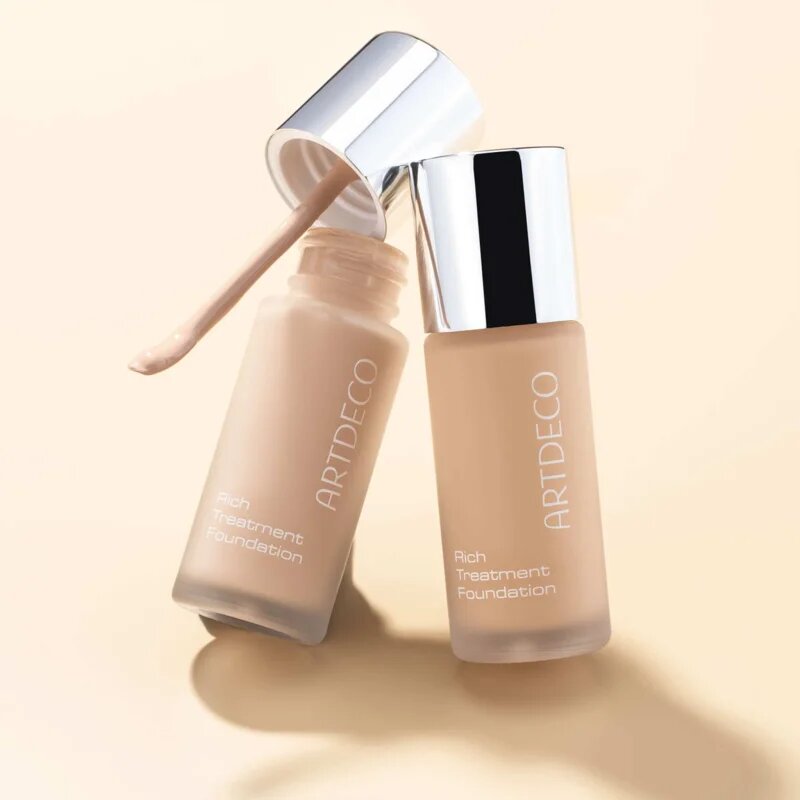 Artdeco Rich Treatment Foundation élénkítő krémes make-up árnyalat 485.10 Sunny Shell 20 ml