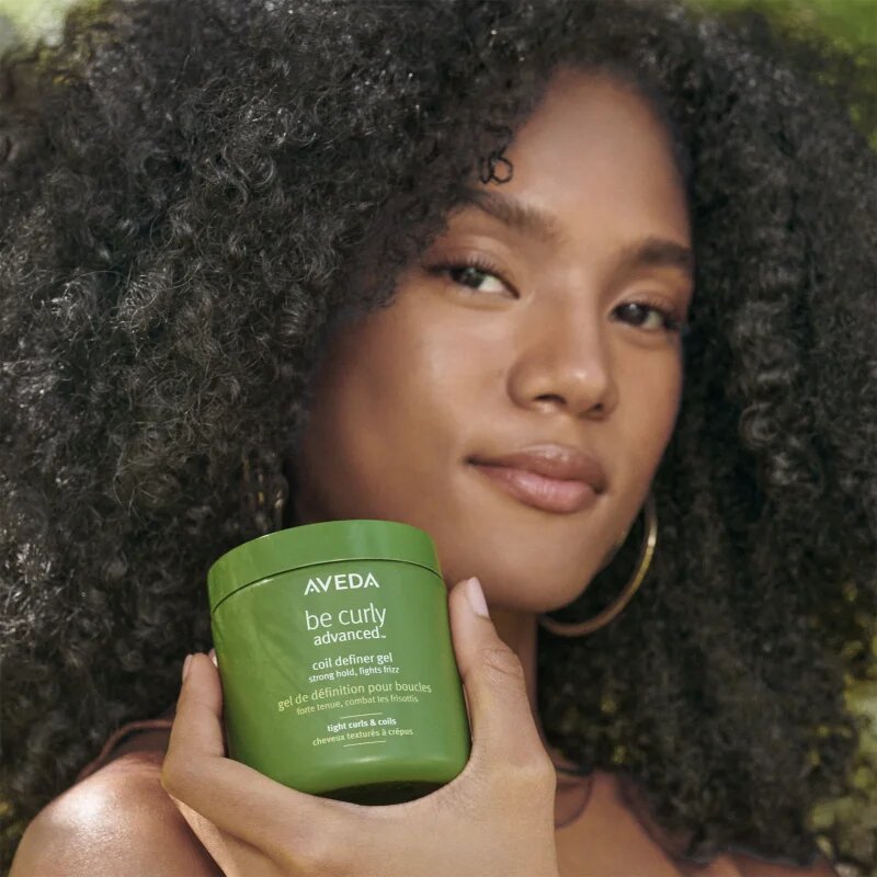 Aveda Be Curly Advanced™ Coil Definer Gel styling gél göndör hajra 250 ml