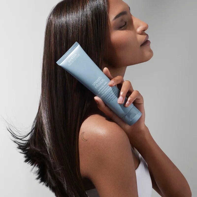 Aveda Smooth Infusion™ Perfectly Sleek™ Heat Styling Cream hővédő krém a rakoncátlan haj kisimítására töredezés ellen 40 ml