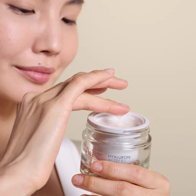 Avène Hyaluron Activ B3 Renewal Firming Aqua Cream-in-Gel hidratáló géles krém a bőrréteg megújítására 50 ml
