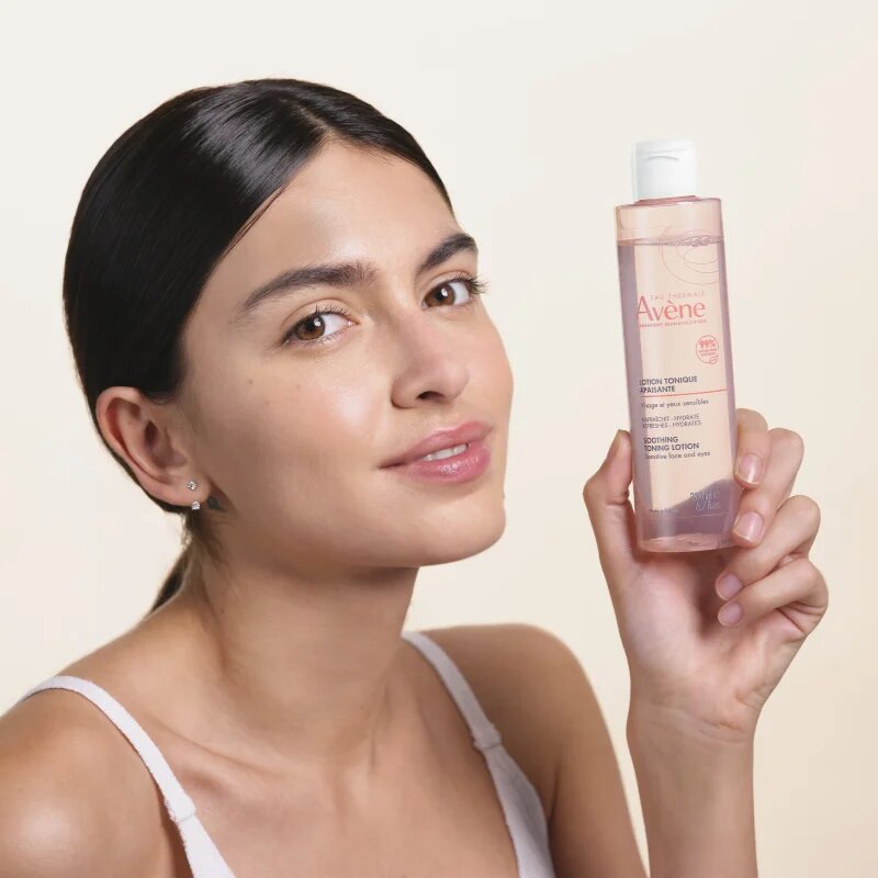 Avène Soothing Toning Lotion nyugtató tonikum az érzékeny arcbőrre és szemekre 200 ml