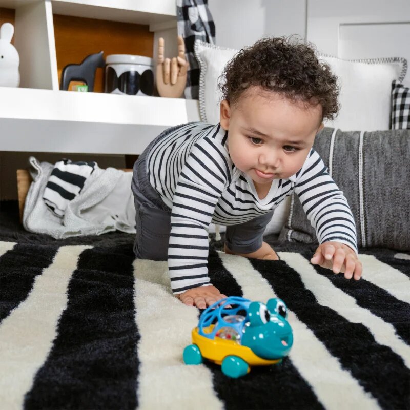 Baby Einstein Neptune the Turtle™ Curious Car kisautó csörgővel 3 m+ 1 db