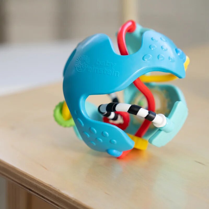 Baby Einstein Rattle & Sense™ szenzoros labda rágókával 3m+ 1 db