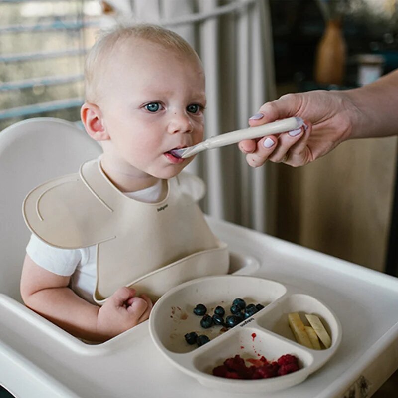 BabyOno Siilicone Plate 6m+ osztott tányér tapadókoronggal Beige 1 db