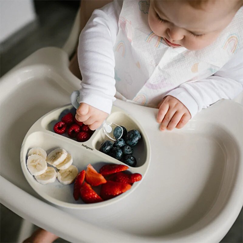 BabyOno Siilicone Plate 6m+ osztott tányér tapadókoronggal Beige 1 db
