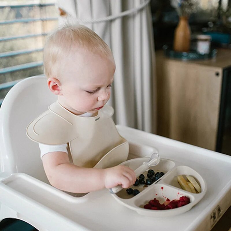 BabyOno Siilicone Plate 6m+ osztott tányér tapadókoronggal Beige 1 db
