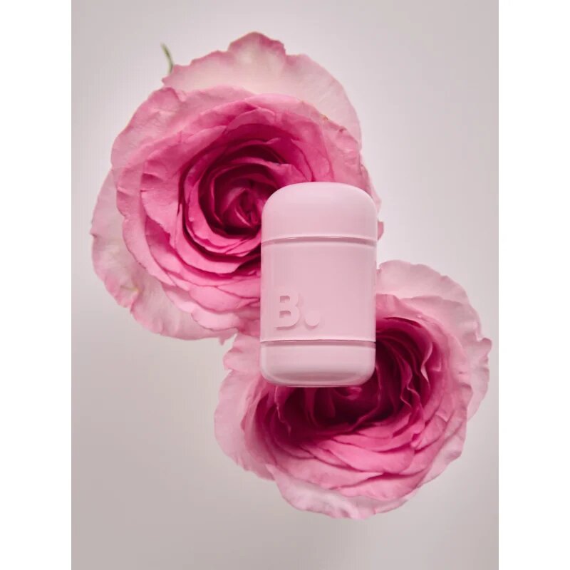 Banila Co. Romantic Blush multifunkcionális smink ajkakra és arcra a tökéletes küllemért árnyalat 02 Pink Some 3.7 g