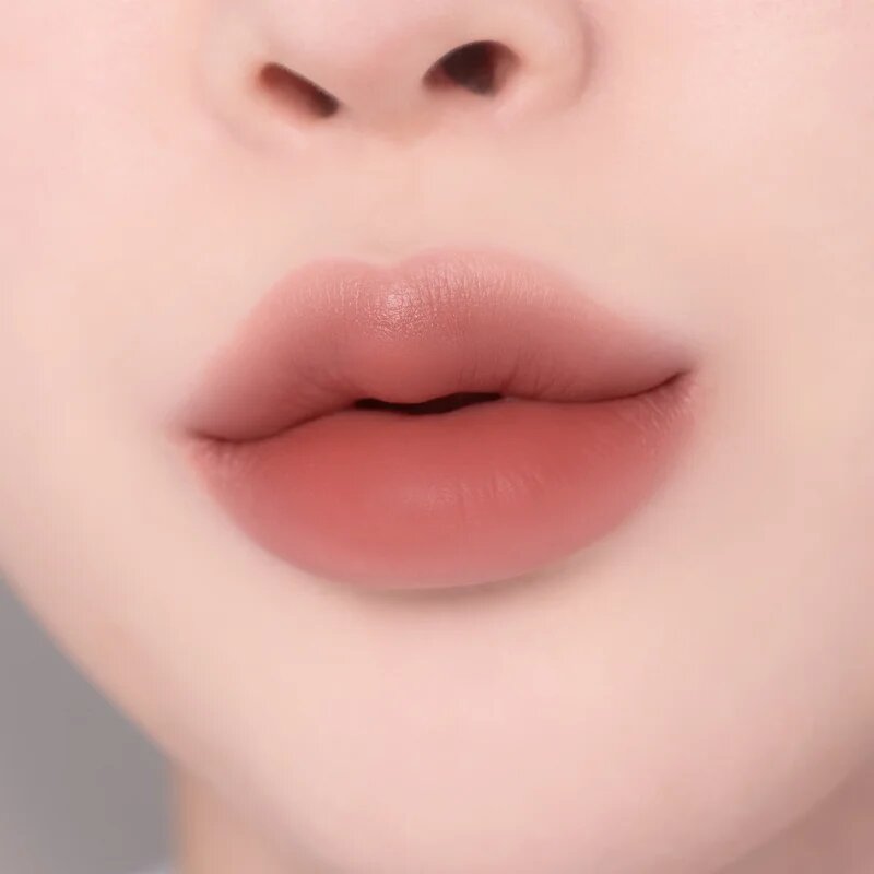 Banila Co. Romantic Blush multifunkcionális smink ajkakra és arcra a tökéletes küllemért árnyalat 15 Nutty 3.7 g