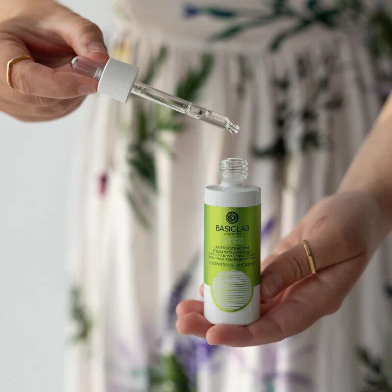 BasicLab Cosmetology Esteticus antioxidáns szérum az élénk bőrért 20% Vitamin C 30 ml