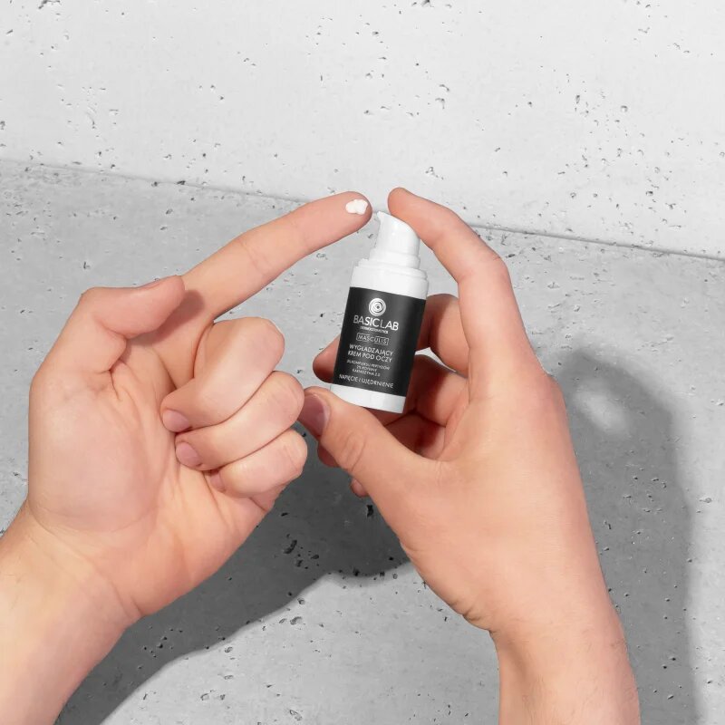 BasicLab Dermocosmetics Masculis kisimító és feszesítő éjszakai krém uraknak 15 ml