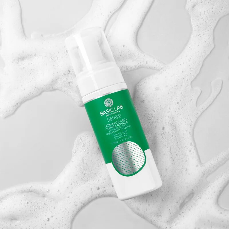 BasicLab Dermocosmetics Micellis finoman tisztító hab az aknéra hajlamos zsíros bőrre 150 ml