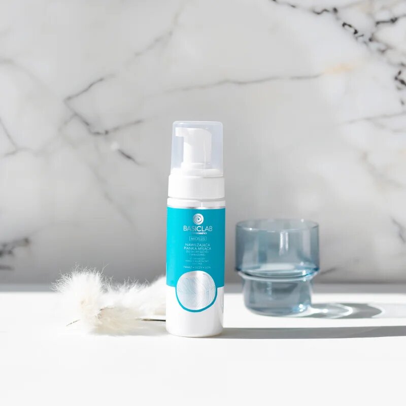 BasicLab Dermocosmetics Micellis finoman tisztító hab száraz és érzékeny bőrre 150 ml