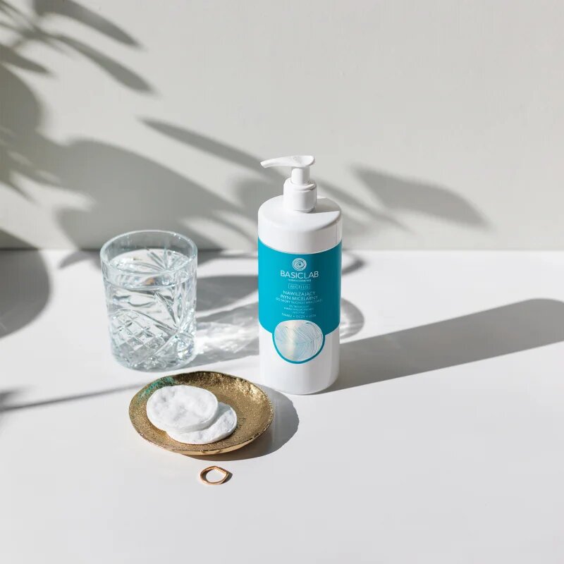 BasicLab Dermocosmetics Micellis micellás hidratáló víz száraz és érzékeny bőrre 500 ml