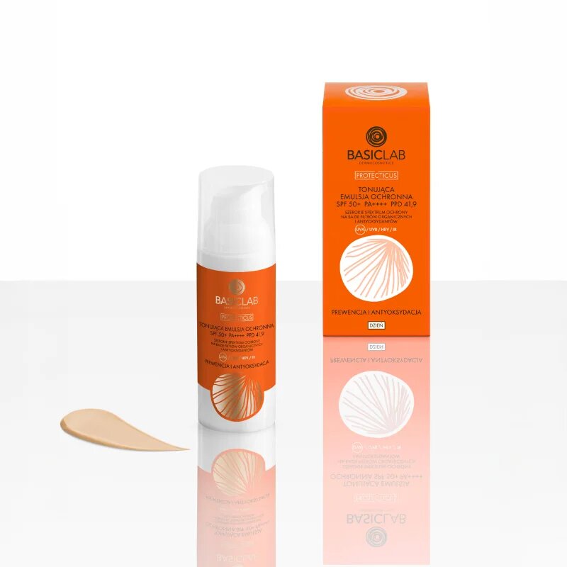BasicLab Dermocosmetics Protecticus tónusos emulzió SPF 50+ 50 ml